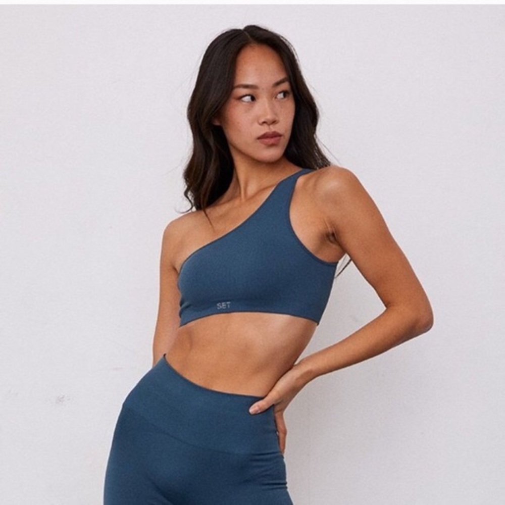 SOLD- Set active Bra + Leggings in Neptune